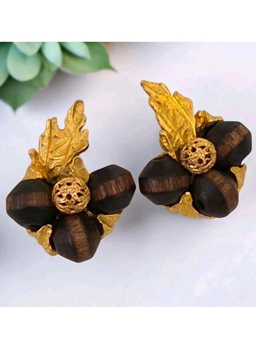 Vintage ART Arthur Pepper Wood Acorn Leaf Clip On Earrings Gold Tone Signed
